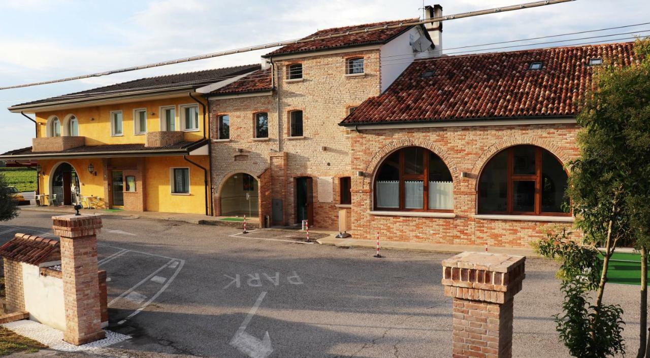 Hotel Locanda Dolce Vita San Dona di Piave Luaran gambar